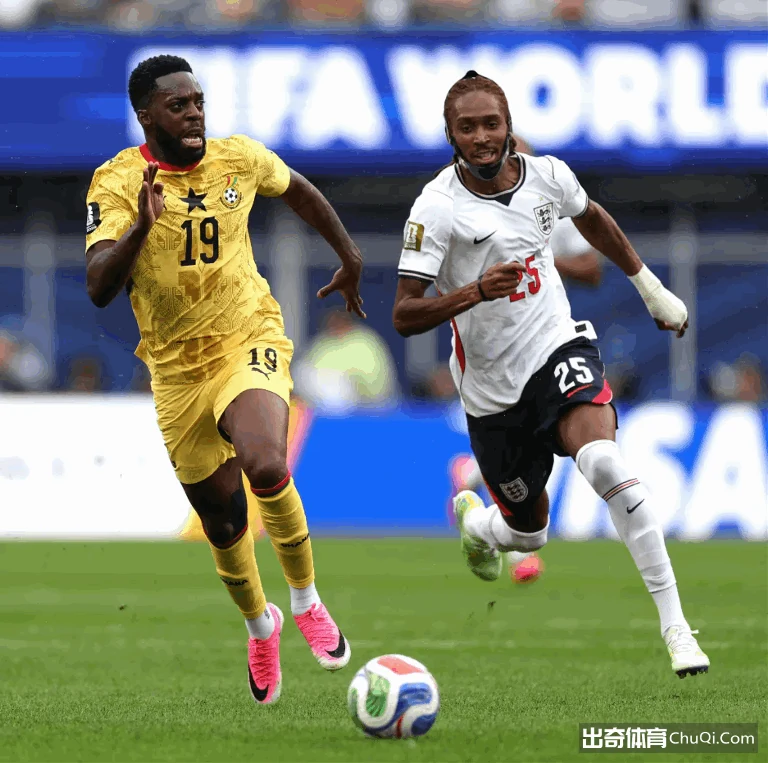 西海岸vs海港0-0战报：张源染红，阿齐兹、莱昂纳多进球无效，关键争议瞬间